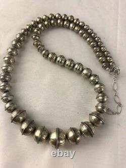 Hand Stamped Bench Navajo Pearls Graduated Sterling Silver Bead Necklace 21