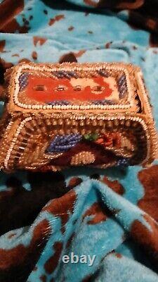 Iroquois Beaded Box Purse 1800s/1900s