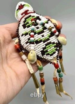 Lovely Native American Lakota Beaded Creature Umbilical Fetish Turtle or Lizard