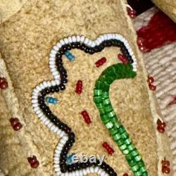 NATIVE AMERICAN BEADED CHEYENNE CHILD MOCCASINS w SEED BEADED LIZARD, VTG