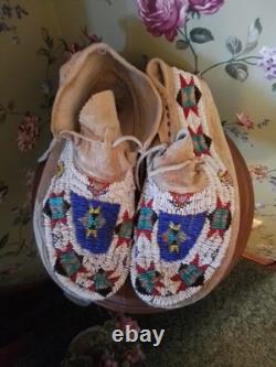 Native American Beaded Pow Wow Moccasins Perhaps Plains Cheyenne / Lakota Sioux