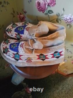 Native American Beaded Pow Wow Moccasins Perhaps Plains Cheyenne / Lakota Sioux