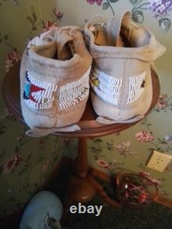 Native American Beaded Pow Wow Moccasins Perhaps Plains Cheyenne / Lakota Sioux