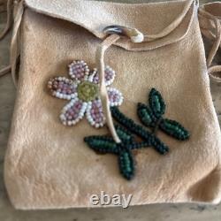 Native American Beaded pouch/medicine bag hide Leather Ogalala Sioux One Star