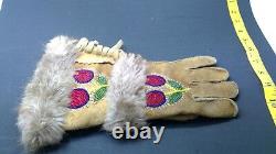 Native American Cree HAND BEADED Tanned Smoked Moose Hide Beaver Fur Trim Gloves