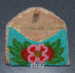 Native American Great Lakes 1900 Beaded coin purse on hide