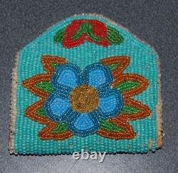 Native American Great Lakes 1900 Beaded coin purse on hide