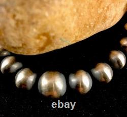 Native American Navajo Graduated Sterling Silver Bead Necklace 21