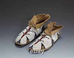 Native American antique style suede Leather Indian Beaded Cheyenne Moccasins