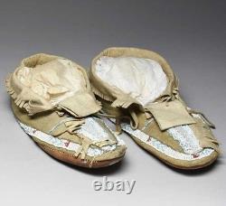 Native American vintage beaded Moccasins plains