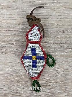 Native Plains Indian Umbilical Fetish Amulet Seed Bead Red Blue White Green 3