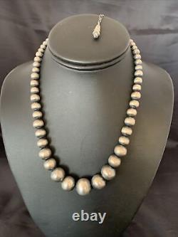 Navajo Pearls Graduated Sterling Silver Round Seamless Bead Necklace 28