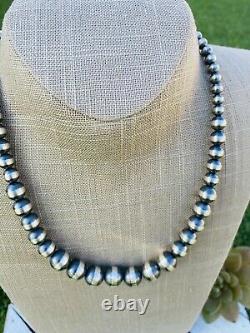 Navajo Sterling Silver Navajo Pearl 18 Inch Graduated Beaded Necklace