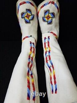 Nice 6 Piece Cut Beaded Native American Indian Moccasins/leggings And Beaded Set