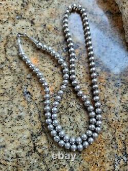 Old Pawn Vintage Navajo Sterling Silver 6mm Pearl Bench Bead Necklace 24 22g
