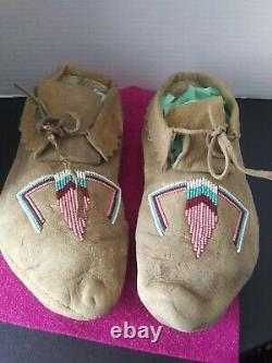 Pair UsedVintage Beaded Moccasins Native American Beadwork Unknown Affiliation