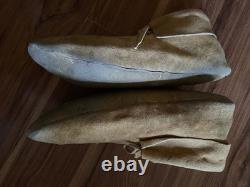 RARE Vintage Unisex Pair of Beaded Native American Plains Indian Size 11