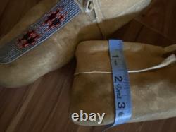 RARE Vintage Unisex Pair of Beaded Native American Plains Indian Size 11