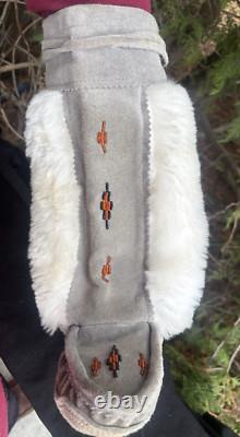 Vintage 1970s Ojibwe Native American Hand Made Beaded & Fur High Top Moccasins