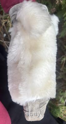 Vintage 1970s Ojibwe Native American Hand Made Beaded & Fur High Top Moccasins