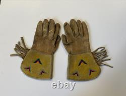 Vintage Gauntlet Gloves Native American Beaded Beads Mountain Design Antique
