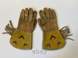 Vintage Gauntlet Gloves Native American Beaded Beads Mountain Design Antique