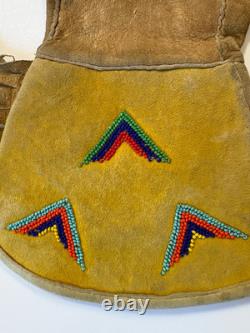 Vintage Gauntlet Gloves Native American Beaded Beads Mountain Design Antique