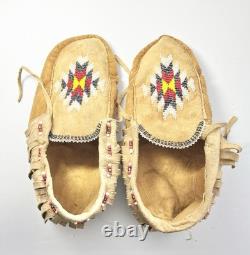 Vintage Handmade Native American Beaded Soft Sole Hide Moccasins Size 9