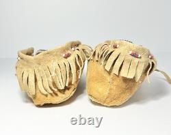 Vintage Handmade Native American Beaded Soft Sole Hide Moccasins Size 9