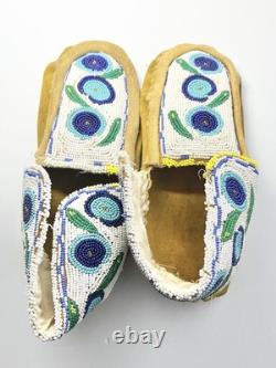 Vintage Handmade Native American Blue Beaded Hide Moccasins Size 9