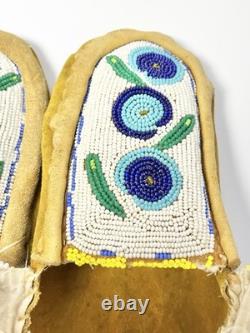 Vintage Handmade Native American Blue Beaded Hide Moccasins Size 9