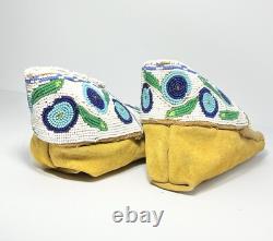 Vintage Handmade Native American Blue Beaded Hide Moccasins Size 9