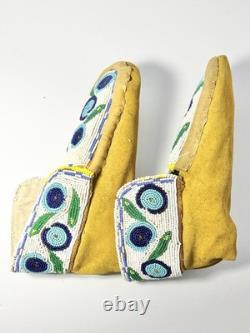 Vintage Handmade Native American Blue Beaded Hide Moccasins Size 9
