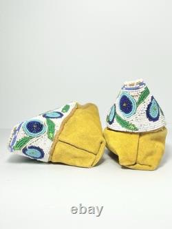 Vintage Handmade Native American Blue Beaded Hide Moccasins Size 9