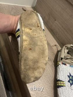 Vintage Native American Beaded Mocassins, child or woman's size