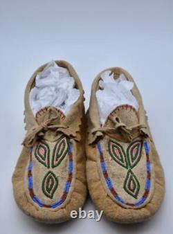 Vintage Native American Cree Beaded Moccasins