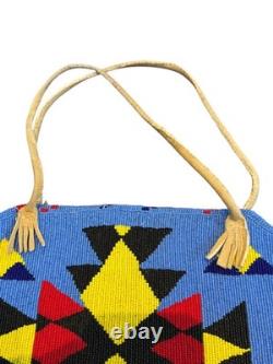 Vintage Native American Handcrafted Beaded Purse Measuring 10.5x8