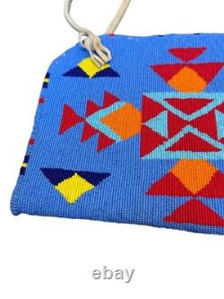 Vintage Native American Handcrafted Beaded Purse Measuring 10.5x8