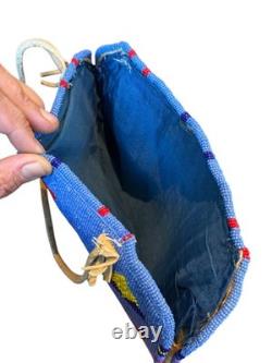 Vintage Native American Handcrafted Beaded Purse Measuring 10.5x8