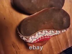 Vintage Native American Handmade Beaded Sioux Ceremonial 11x 6 Moccasins