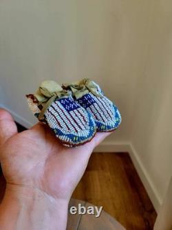 Vintage Native American Indian Lakota Sioux Beaded Baby Child's Moccasins