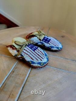 Vintage Native American Indian Lakota Sioux Beaded Baby Child's Moccasins