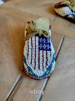 Vintage Native American Indian Lakota Sioux Beaded Baby Child's Moccasins
