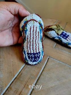 Vintage Native American Indian Lakota Sioux Beaded Baby Child's Moccasins