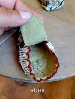 Vintage Native American Indian Lakota Sioux Beaded Baby Child's Moccasins