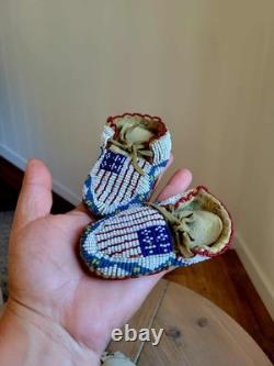 Vintage Native American Indian Lakota Sioux Beaded Baby Child's Moccasins