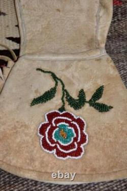 Vintage Native American Indian Leather Ladies Beaded Gauntlets Gloves withFringe