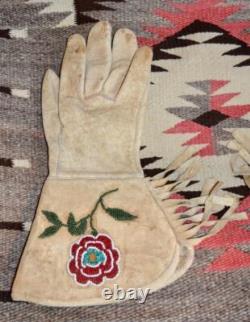 Vintage Native American Indian Leather Ladies Beaded Gauntlets Gloves withFringe