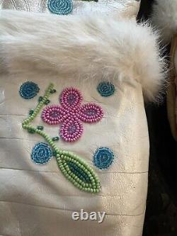 Vintage Native American Indian Leather Ladies Beaded Gauntlets Gloves withFur