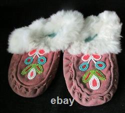 Vintage Native American Indian beaded Moccasins